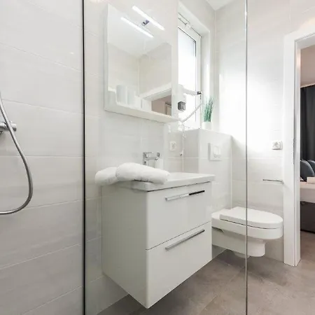 Stunning In With Outdoor Swimming Pool, Sauna And Wifi