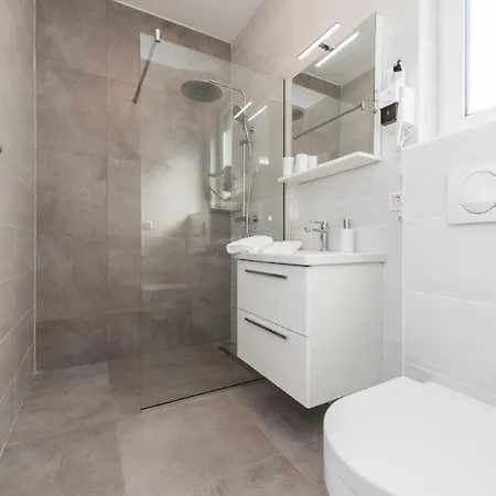 Stunning In With Outdoor Swimming Pool, Sauna And Wifi Vila